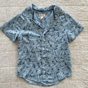 Boys shirts: CAT & JACK & LEVIS Size 4/5 (lightly worn)